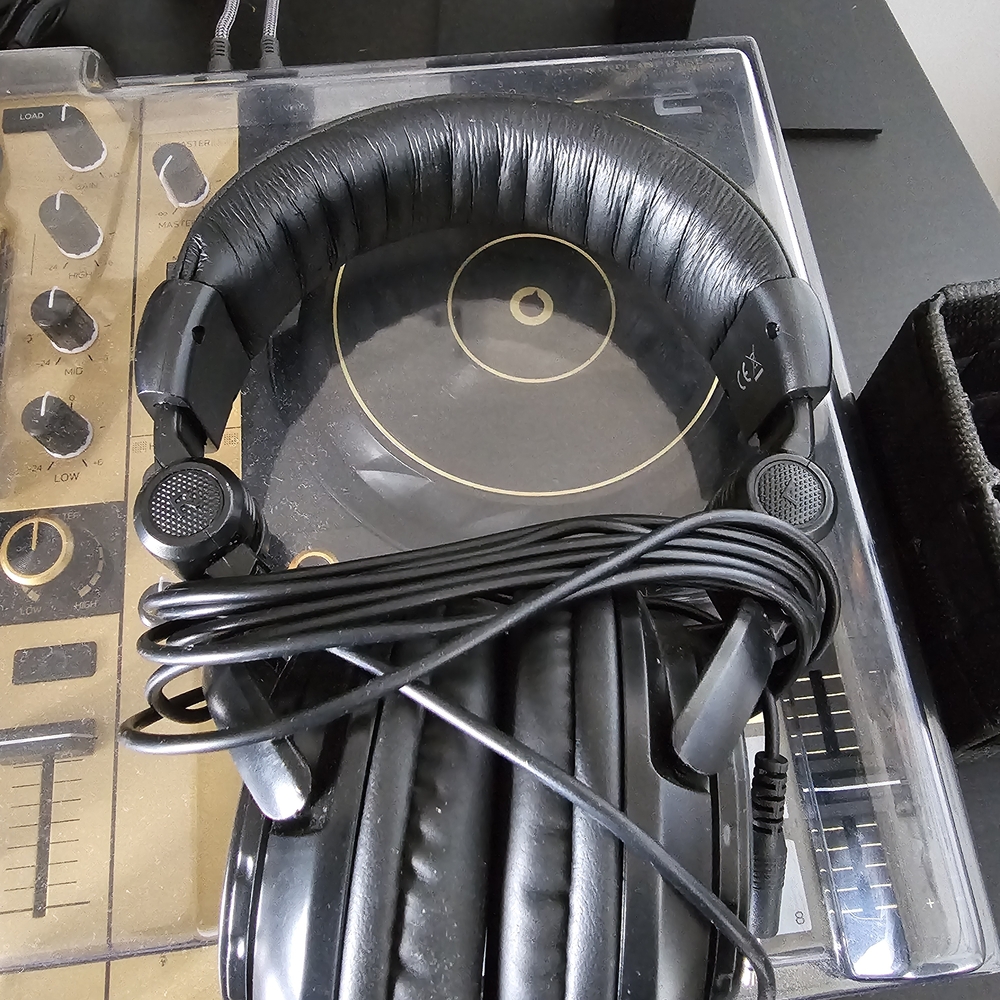 3 Pairs of TASCAM TH02 Black Over-Ear Headphones